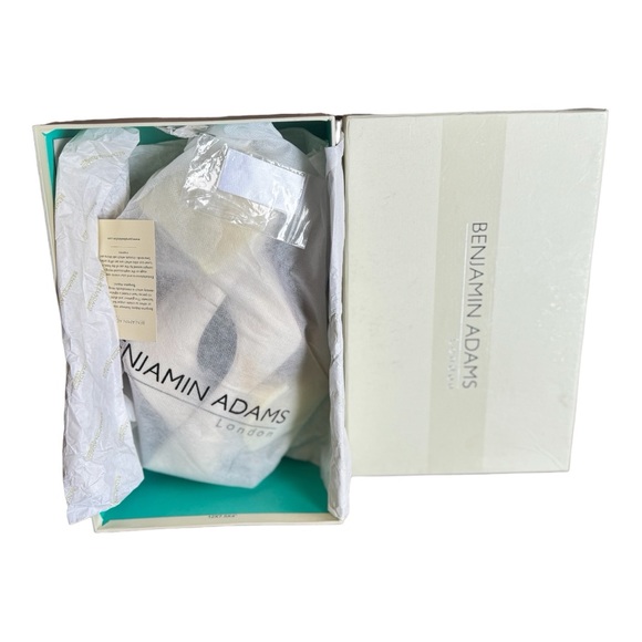 Benjamin Adams London Ivory  Size 36.5M - Picture 9 of 10